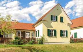 Stunning home in Bad Waltersdorf with WiFi, Heated swimming pool and 2 Bedrooms